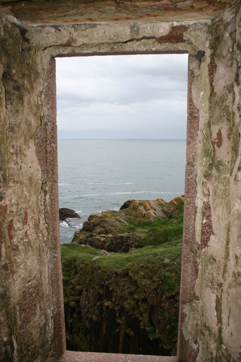 Clains Castle Dracula Bram Stoker Schottland Küste