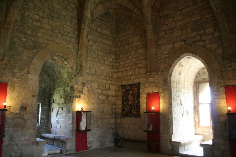 Chateau Puivert Burg Neun Pforten Polanski Katharer Frankreich 