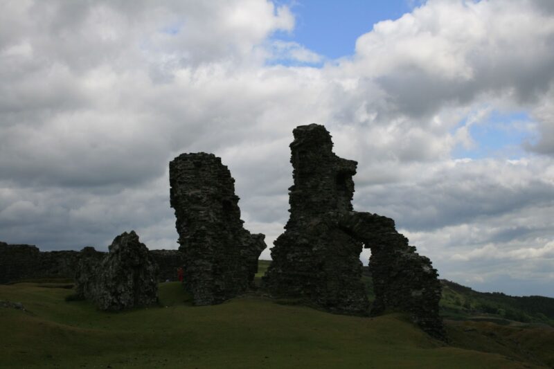 Dinas Bran Castell Wales Artus Gral
