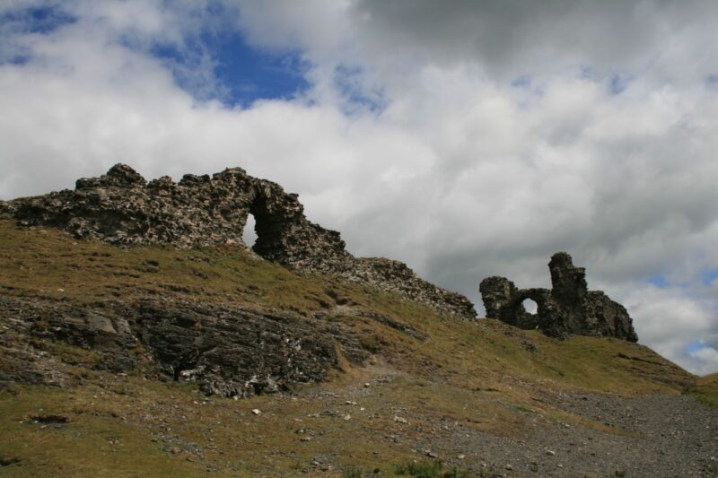 Dinas Bran Castell Wales Artus Gral