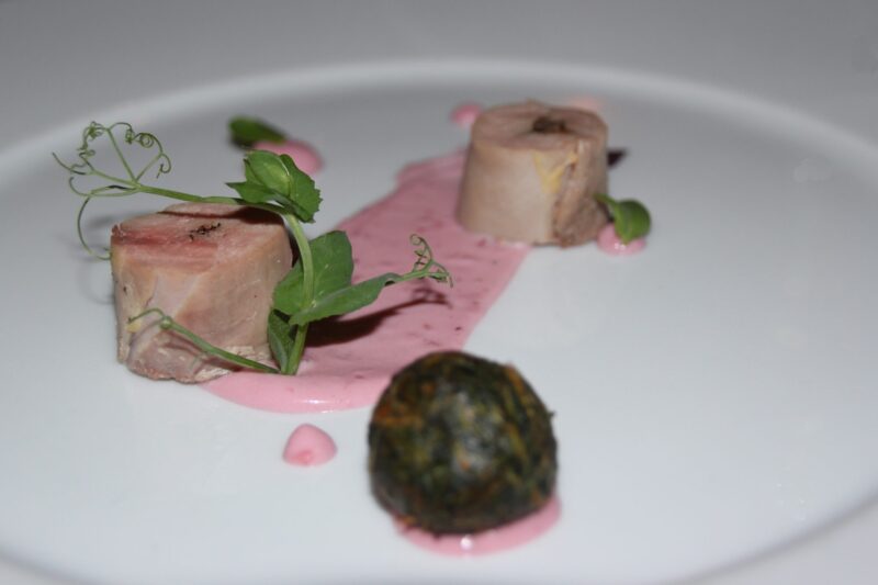 wilsons-prime-rib-berlin-crowne-plaza-trueffel-gefuellte-fasanenbrust-mit-preiselbeer-creme-fraiche