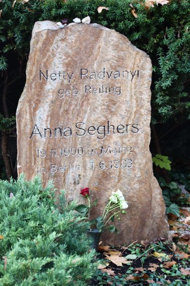 grab-anna-seghers-alter-friedhof-berlin