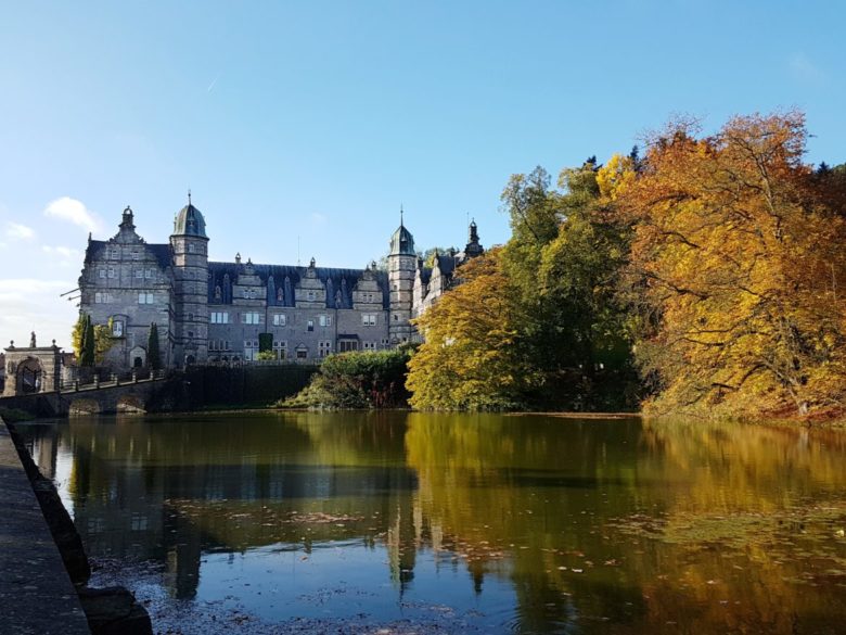 Schloss, Burg bei Hameln, Schloss an der Weser, Schloss im Weserbergland