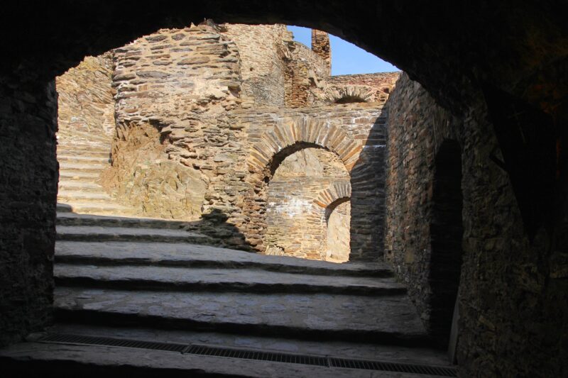 Ehrenburg, Burg an der Mosel, Burgruine am Rhein, Burg bei Boppard