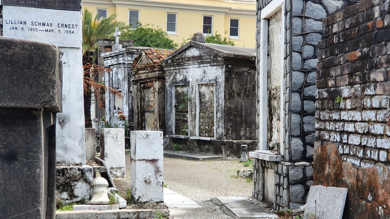 ältester Friedhof von New Orleans, Friedhof aus Easy Rider, Grab von Marie Laveau, Grab von Delfine La Laurie
