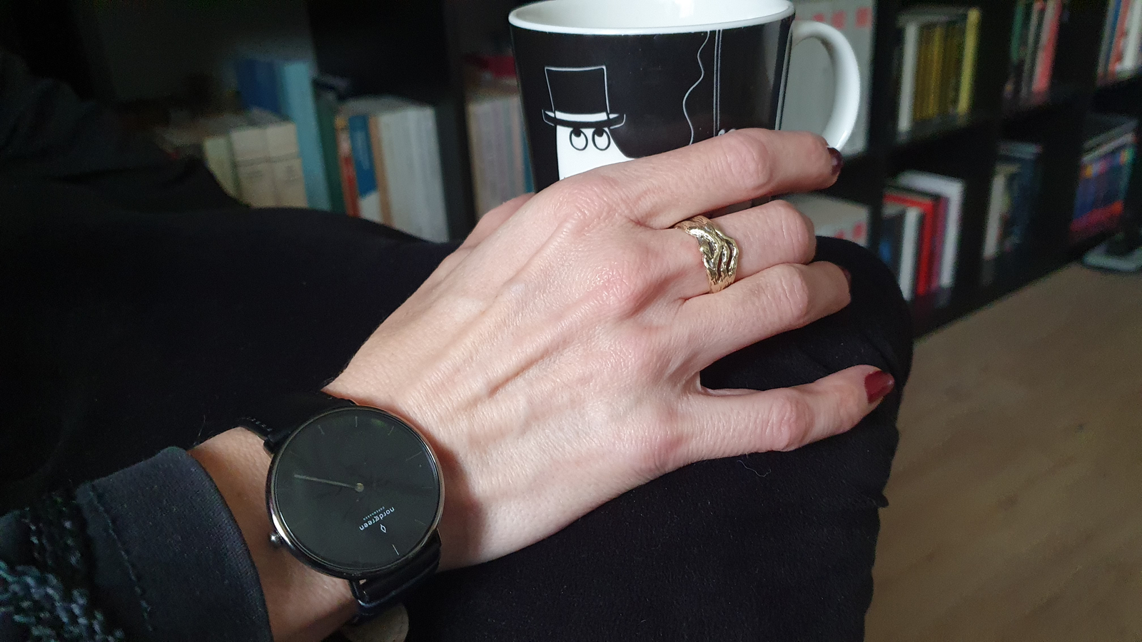 schwarze Uhr, Nordgreen Uhr, Uhr im skandinavischen Design, dänisches Design, Moomins, 