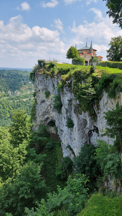 Schloss Lichtenstein in der Schwäbischen Alb gehört zu den beliebtesten Ausflugszielen bei Tübingen. 