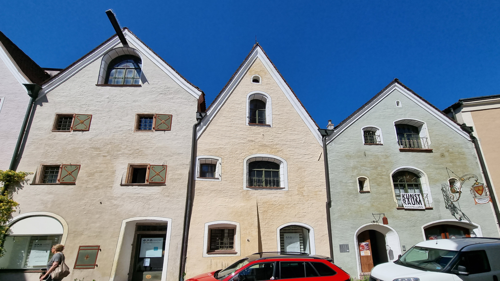 Gotische Häuser in Braunau am Inn, Sehenswürdigkeiten in Braunau, schöne Grenzstädte in Österreich