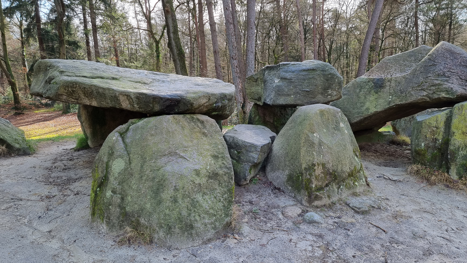Straße der Megalithkultur in den Niederlanden, Steinkammergräber bei Emmen. 