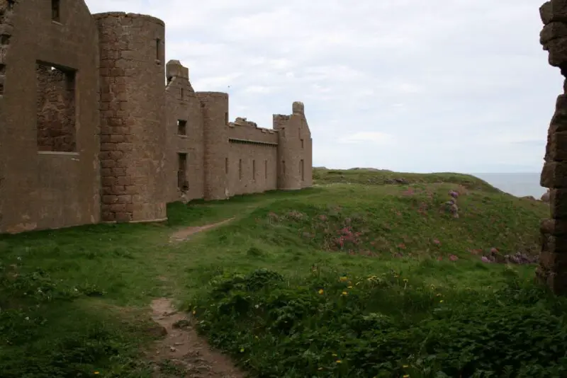 Clains Castle Dracula Bram Stoker Schottland Küste