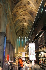 Eine der schönsten Buchhandlungen der Welt – Polare in Maastricht