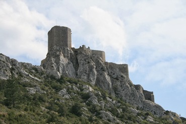 Chateau Quéribus in den Pyrenäen – eine der Gralsburgen in Südfrankreich