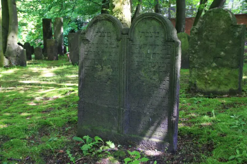 Jüdischer-Friedhof8