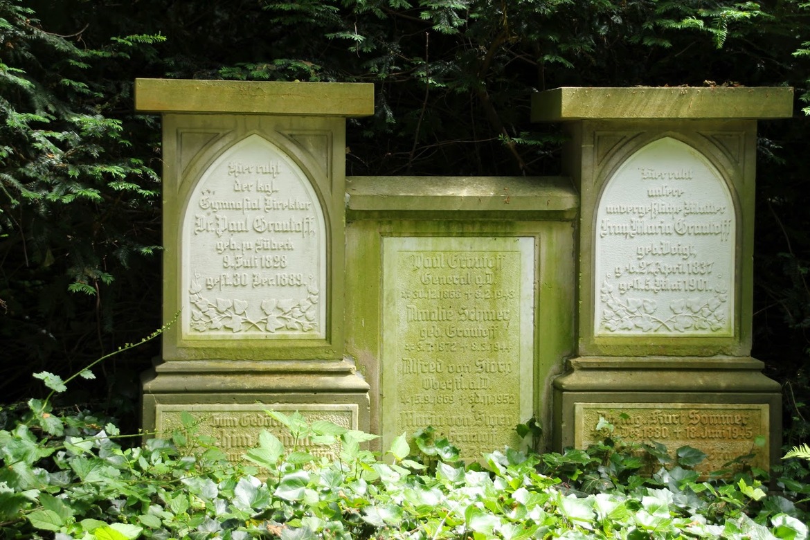 Alter Friedhof mit botanischer Garten in Minden, Ostwestfalen
