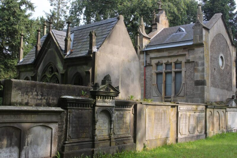 Mausoleen auf dem Alten Friedhof in Niedersachsen