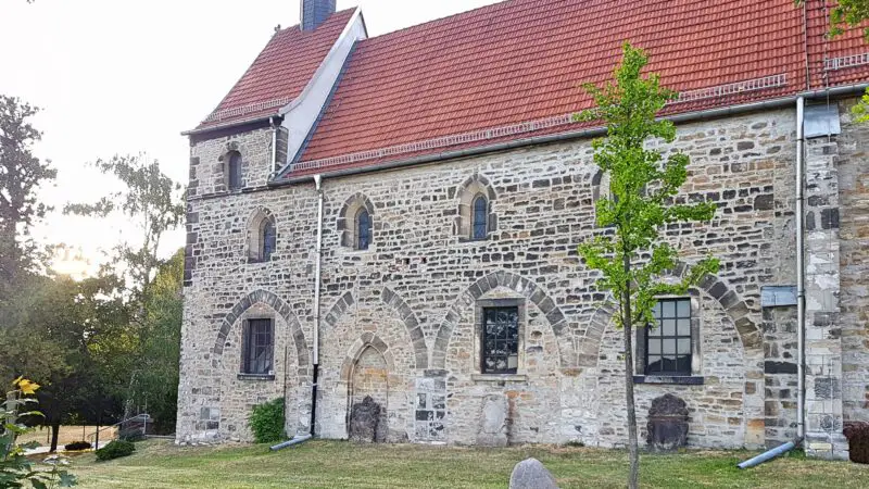 Straße der Romanik, alte Kirche an Saale Unstrut, Burgenlandkreis, Sehenswürdigkeiten Saale-Unstrut