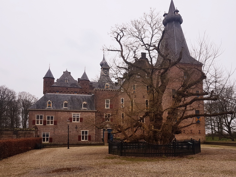 Geisterschloss Niederlande, Schloss an der deutschen Grenze, Sehenswertes Schloss in den Niederlanden