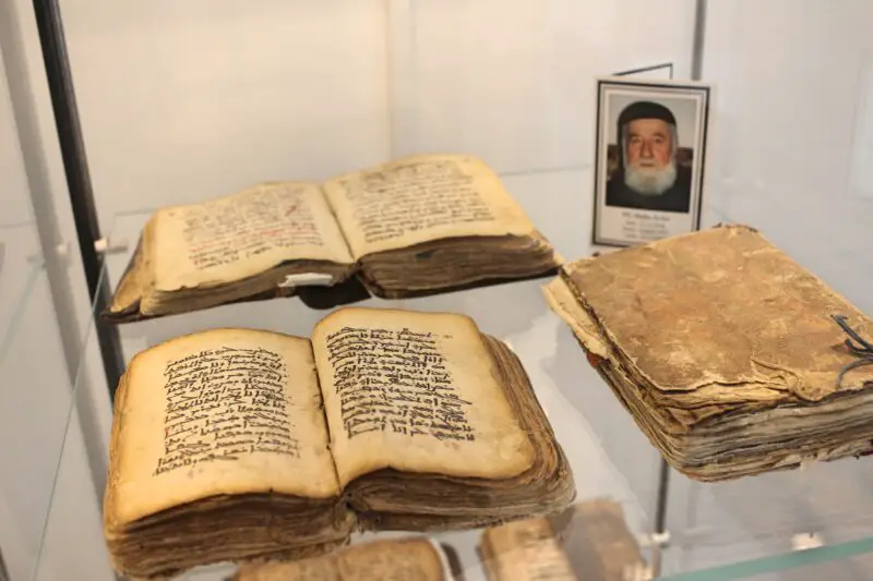 aramäische Schriften, aramäisch, syrisch-orthodoxes Kloster, Kloster in Warburg, Sehenswert in Warburg