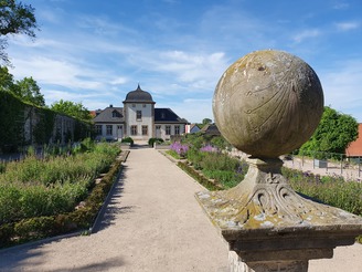 Ausflugstipp für Ostwestfalen – Ausstellung “Verschwörungstheorien” im Kloster Dalheim