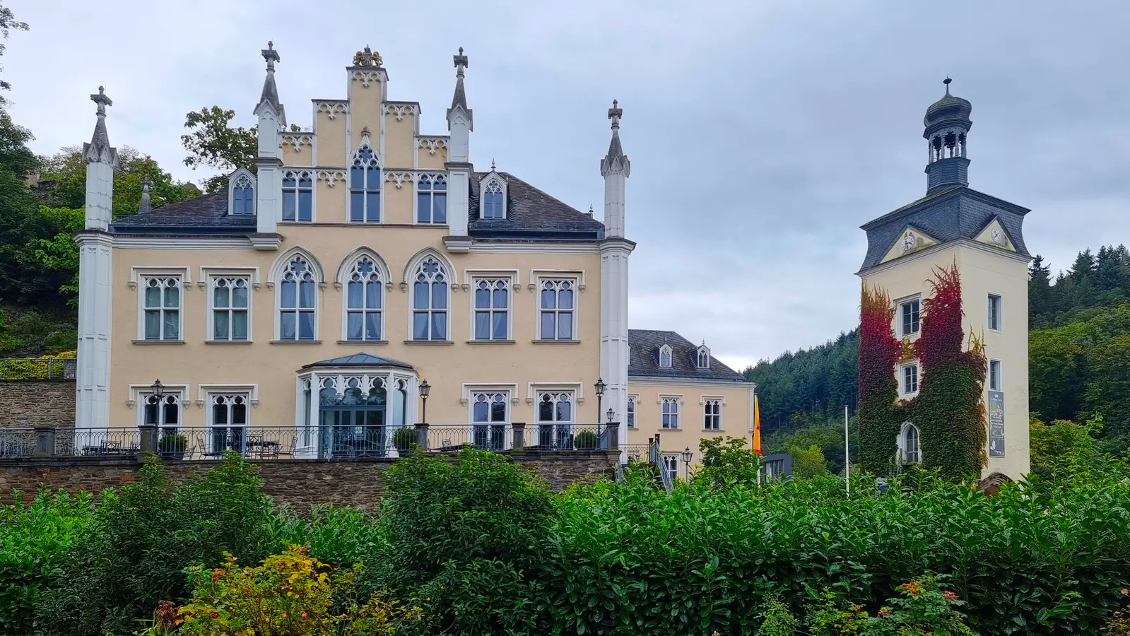 Burgen und Schlösser am Mittelrhein, Romantischer Rhein, Was kann man am Mittelrhein machen? Schloss Sayn