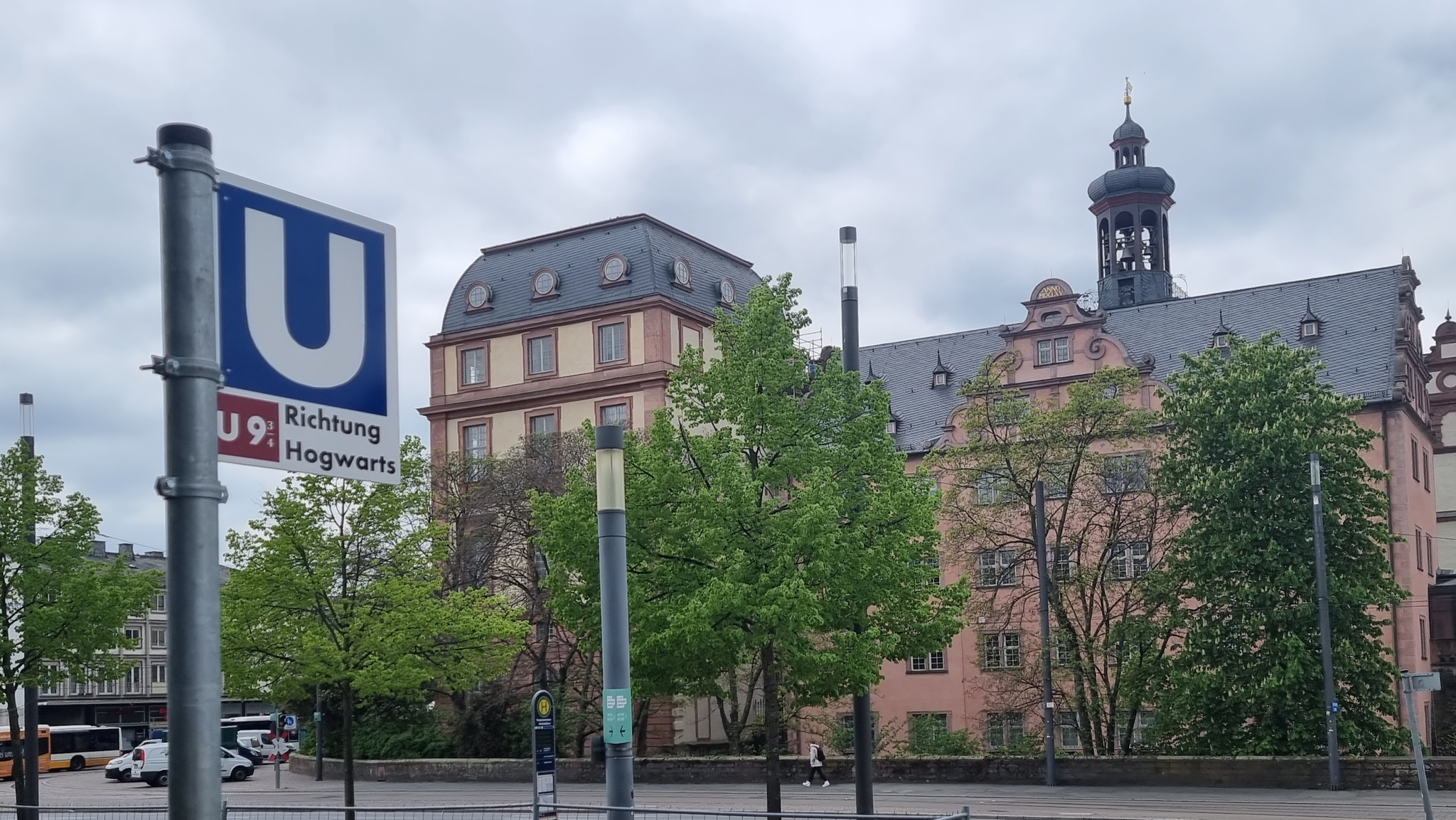 10 prachtvolle Sehenswürdigkeiten von Darmstadt Burgdame