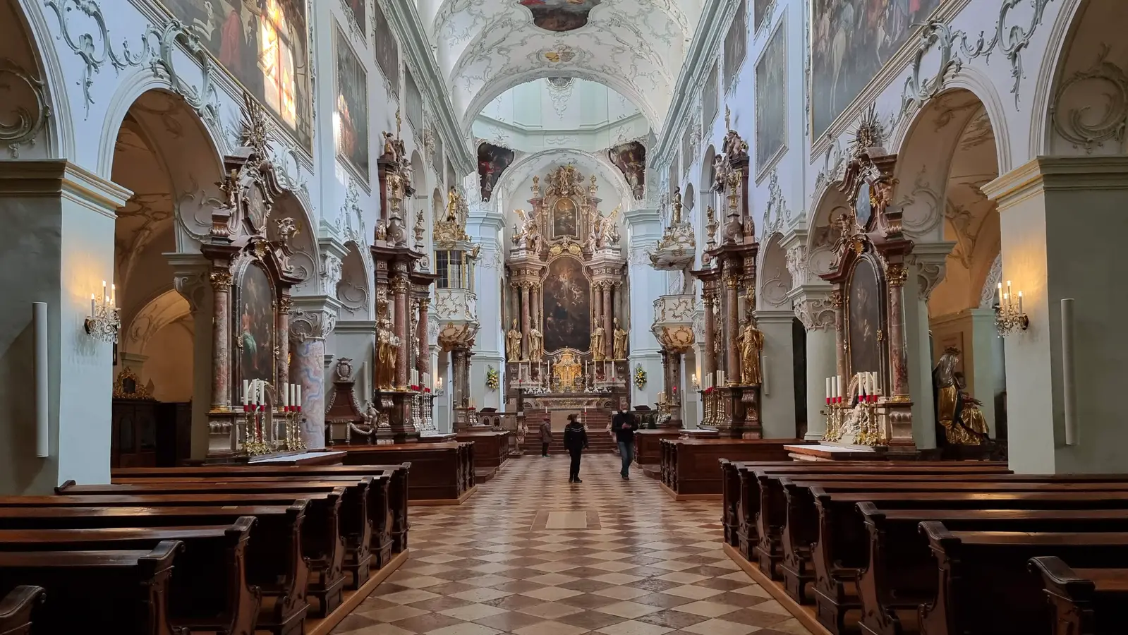 Der Salzburger Dom ist ein Prachtstück des Barock. 