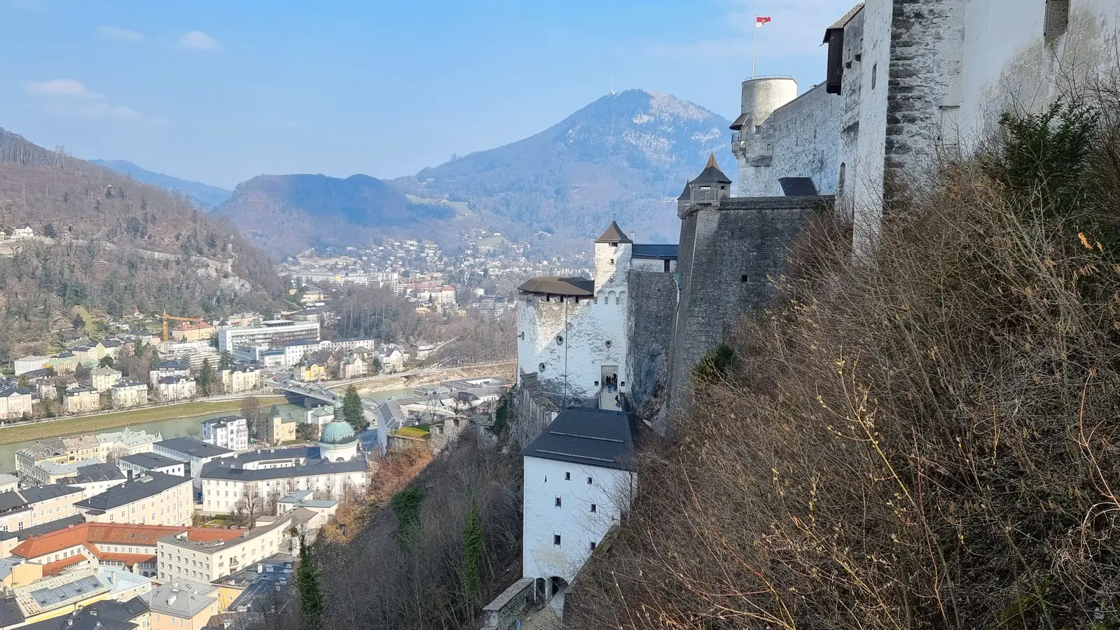 Die Festung Hohensalzburg und die Goldene Kammer in der Burg gehören zu den wichtigsten Sehenswürdigkeiten von Salzburg, Geheimnisvolles Salzburg
