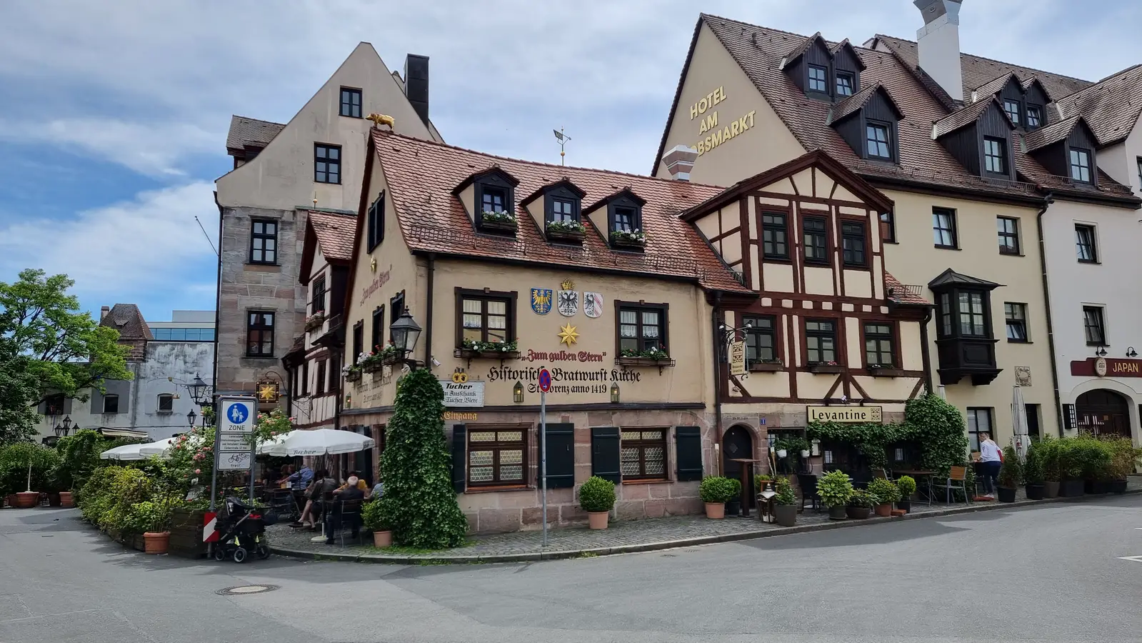 Älteste Bratwurtstküche der Welt in Nürnberg