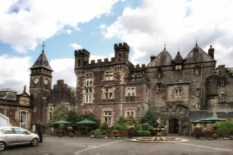 Schlosshotel in Wales, stilvoll übernachten in Wales, Drehort von Dr. Who, Übernachten in einem Geisterschloss in Wales, Spukschloss in Wales