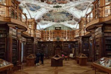 Bibliothek St. Gallen – die ältesten Bücher der Welt in würdevoller Umgebung