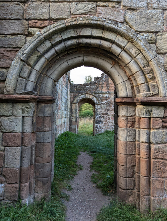 White Ladies Priory, Kirchenruinen in den Midlands, Klosterruinen in den Midlands, Kirchenruinen bei Birmingham, Ruinen bei Birmingham