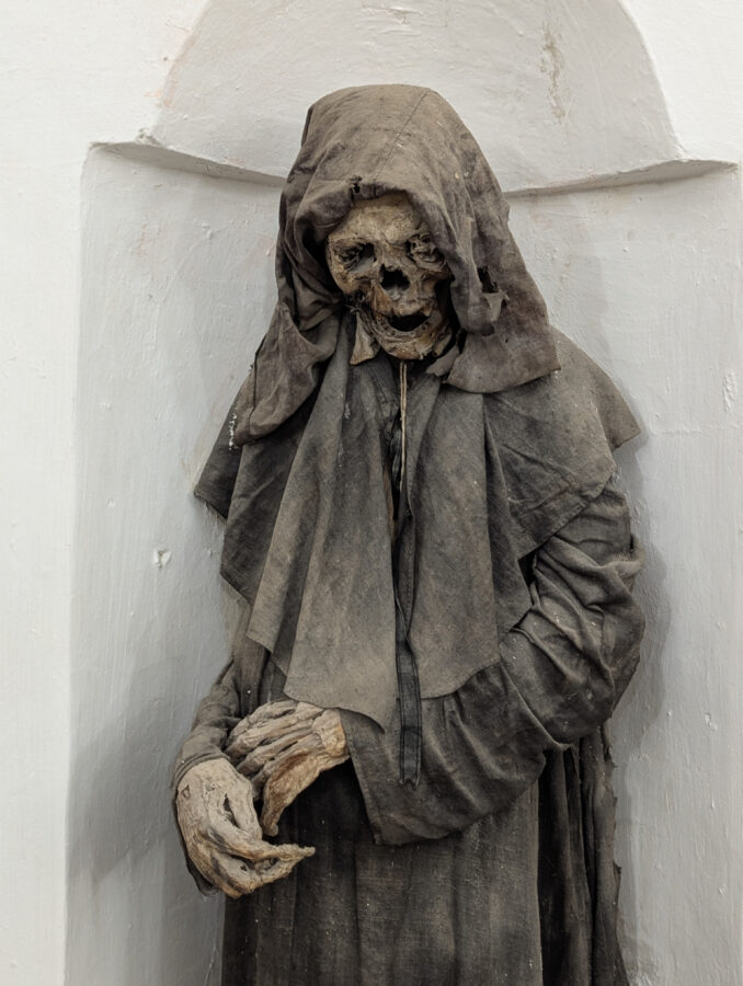 Düster und morbide kann Apulien sein. Die Mumien von Oria sind eine einmalig makabre Sehenswürdigkeit. 