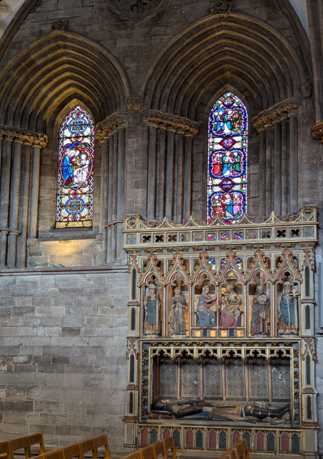 Hereford geheimnisvolle Sehenswürdigkeiten - Grabmäler in der Kathedrale 