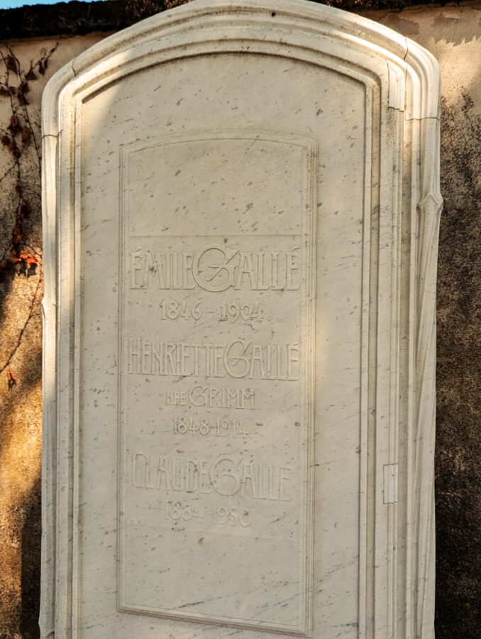 Grab von Emile Galle in Nancy