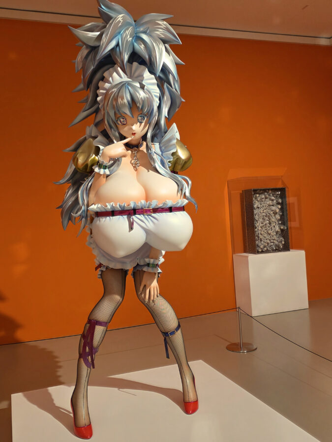 Love you for Infinity - Niki, Kusama, Murakami
Mangamädchen mit Riesenbrüsten Takashi Murakami