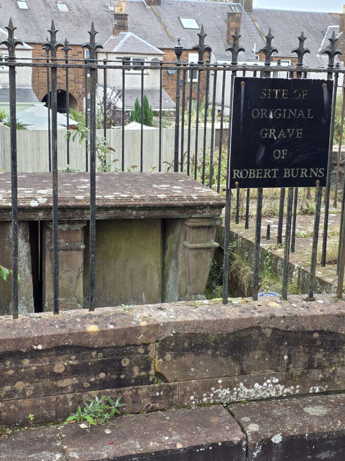 Das Grab von Robert Burns und sein Mausoleum in Dumfries