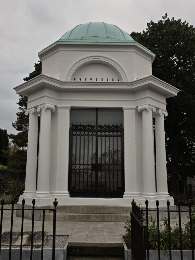 Das Grab von Robert Burns und sein Mausoleum in Dumfries